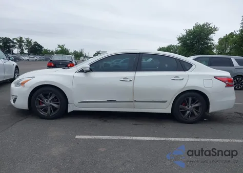 2015 Nissan Altima 2.5 Sv z USA, uszkodzony, nr VIN 1N4AL3AP0FC189285